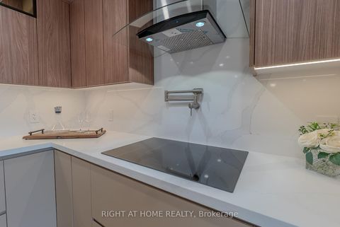 Photo 19 at 608 - 447 Walmer Road, Forest Hill South, Toronto