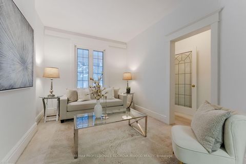 Photo 3 at 33 Mapleview Avenue, Bloor West Village, Toronto