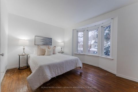 Photo 11 at 33 Mapleview Avenue, Bloor West Village, Toronto