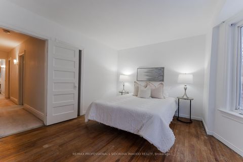 Photo 12 at 33 Mapleview Avenue, Bloor West Village, Toronto