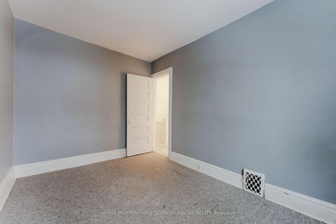 Photo 18 at 33 Mapleview Avenue, Bloor West Village, Toronto