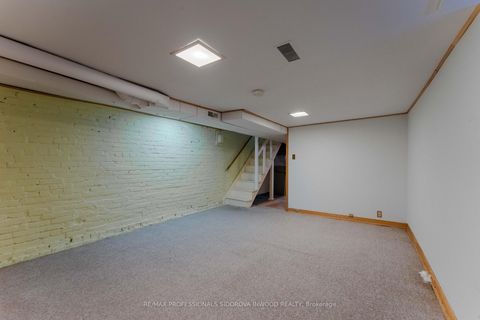 Photo 20 at 33 Mapleview Avenue, Bloor West Village, Toronto