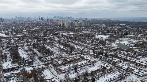 Photo 23 at 33 Mapleview Avenue, Bloor West Village, Toronto