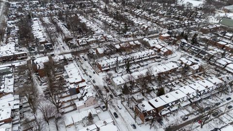 Photo 26 at 33 Mapleview Avenue, Bloor West Village, Toronto