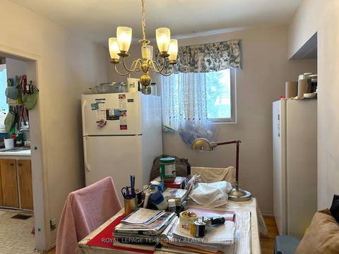 Photo 14 at 108 Castle Hill Drive, L'Amoreaux, Toronto