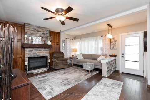 Photo 3 at 40 Jeavons Avenue, Birchmount, Toronto