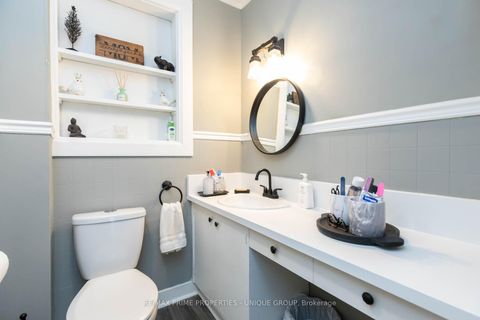 Photo 11 at 40 Jeavons Avenue, Birchmount, Toronto