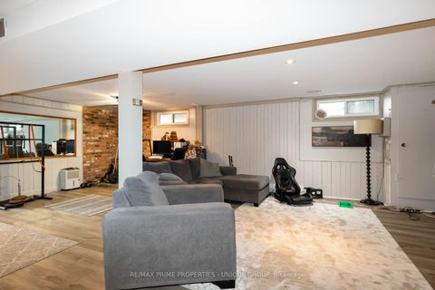 Photo 13 at 40 Jeavons Avenue, Birchmount, Toronto