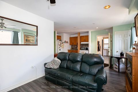 Photo 27 at 40 Jeavons Avenue, Birchmount, Toronto