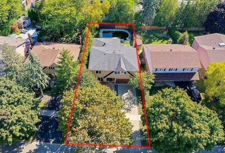 Photo 2 at 201 Banbury Road, Don Mills, Toronto