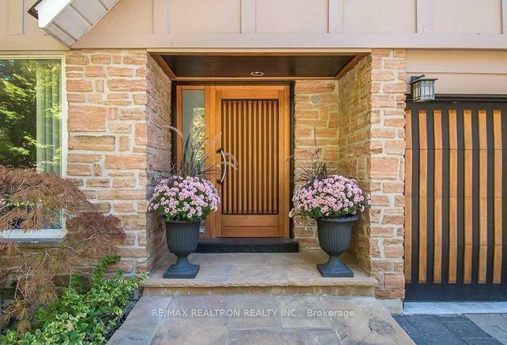 Photo 10 at 201 Banbury Road, Don Mills, Toronto