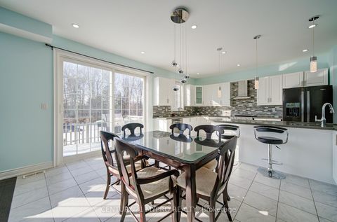 Photo 9 at 2360 Dress Circle Crescent, Windfields, Oshawa