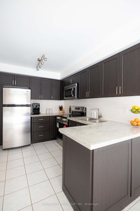 Photo 5 at 56 Royal chapin Crescent, Westbrook, Richmond Hill