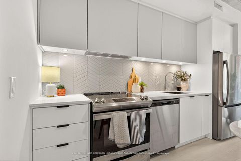 Photo 12 at 215 - 57 Brock Avenue, Roncesvalles, Toronto