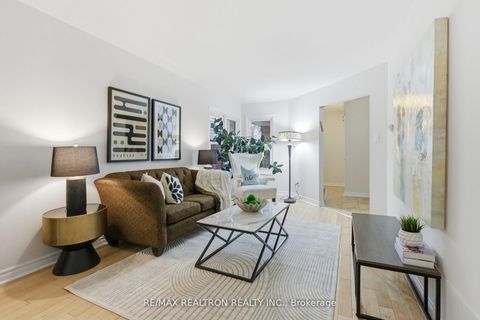 Photo 7 at 20 Jonathan Gate, Yorkhill, Vaughan