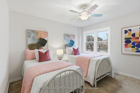 Photo 18 at 20 Jonathan Gate, Yorkhill, Vaughan