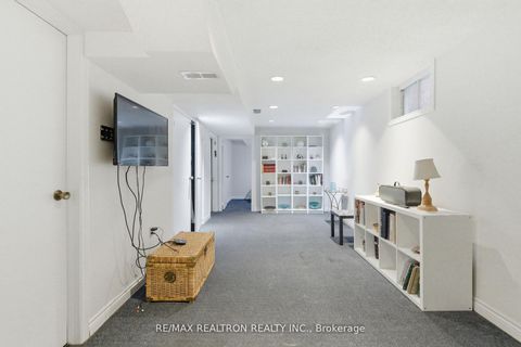 Photo 25 at 20 Jonathan Gate, Yorkhill, Vaughan