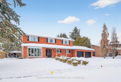 Photo 4 at 42 Blackforest Drive, Oak Ridges, Richmond Hill