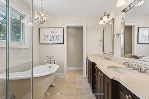 Photo 25 at 42 Blackforest Drive, Oak Ridges, Richmond Hill