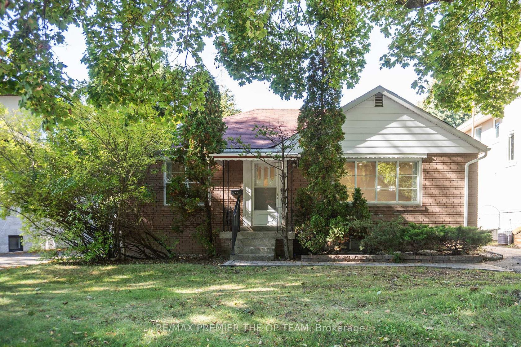 148 Martin Grove Road, City Centre West, Toronto photo number 2