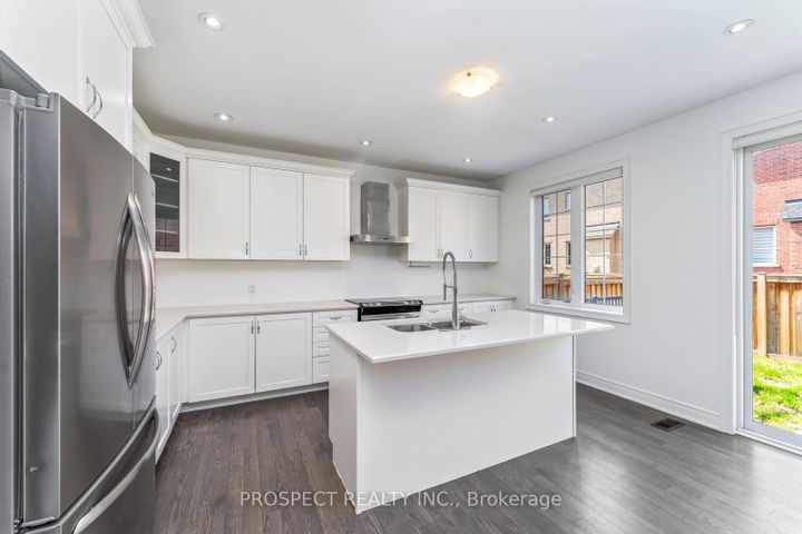 Photo 13 at 15 Lyle Way, Northwest Brampton, Brampton