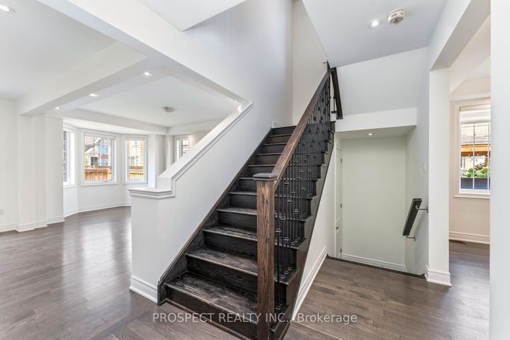 Photo 21 at 15 Lyle Way, Northwest Brampton, Brampton