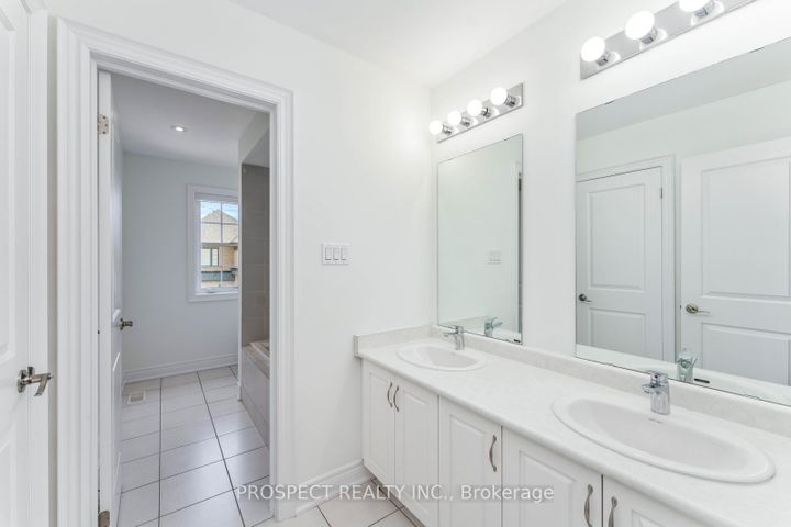 Photo 35 at 15 Lyle Way, Northwest Brampton, Brampton