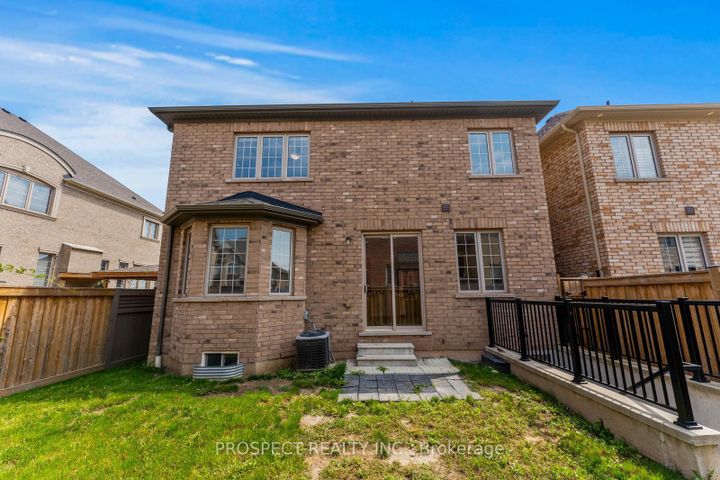 Photo 41 at 15 Lyle Way, Northwest Brampton, Brampton