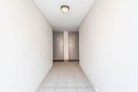 Photo 5 at 24 - 37 Four Winds Drive, York University Heights, Toronto