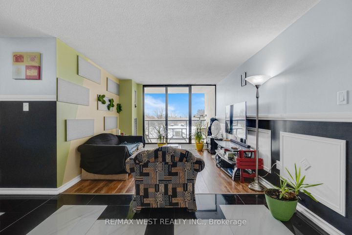 Photo 1 at 407 - 21 Knightsbridge Road, Queen Street Corridor, Brampton