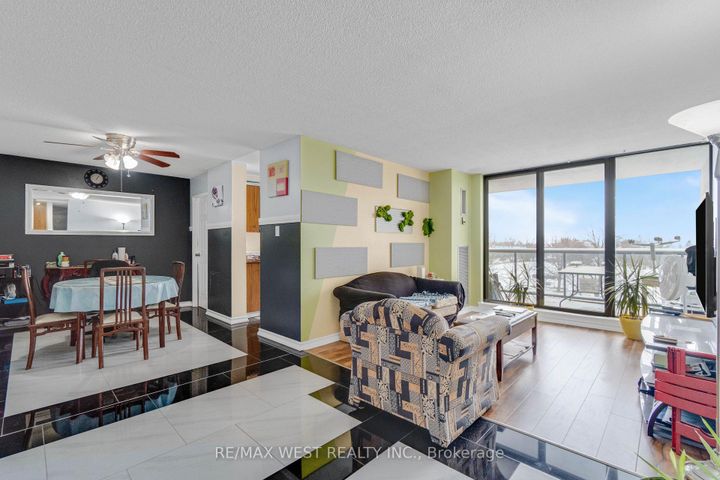 Photo 2 at 407 - 21 Knightsbridge Road, Queen Street Corridor, Brampton