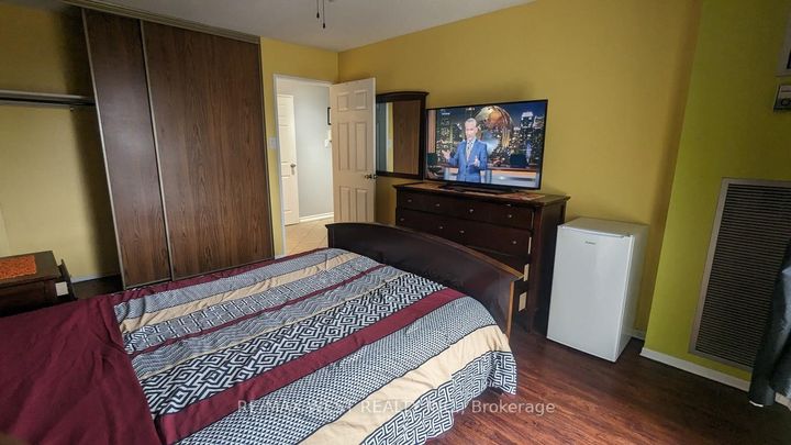 Photo 9 at 407 - 21 Knightsbridge Road, Queen Street Corridor, Brampton