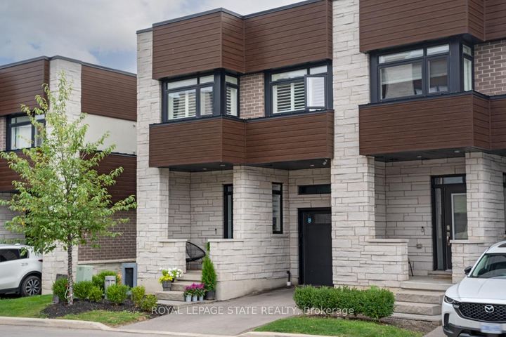 Photo 1 at 22 - 35 Midhurst Heights, Stoney Creek Mountain, Hamilton