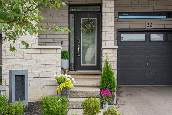 Photo 2 at 22 - 35 Midhurst Heights, Stoney Creek Mountain, Hamilton