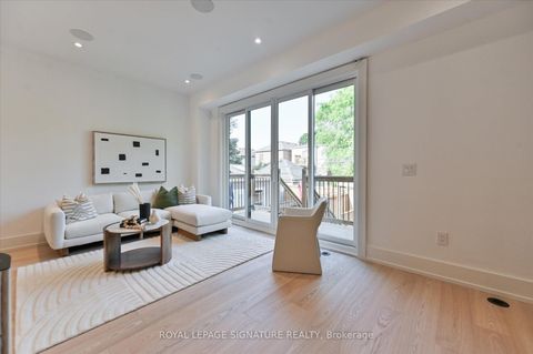 Photo 14 at 24 Elmsdale Road, East York, Toronto