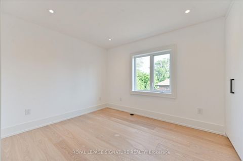 Photo 25 at 24 Elmsdale Road, East York, Toronto