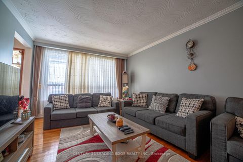 Photo 7 at 34 Ikley Road, York University Heights, Toronto