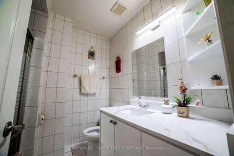 Photo 12 at 34 Ikley Road, York University Heights, Toronto