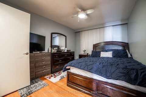 Photo 16 at 34 Ikley Road, York University Heights, Toronto