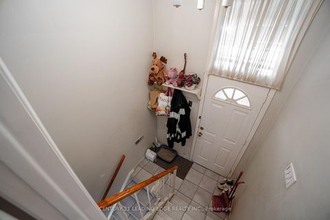 Photo 18 at 34 Ikley Road, York University Heights, Toronto