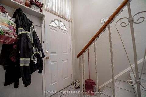 Photo 19 at 34 Ikley Road, York University Heights, Toronto