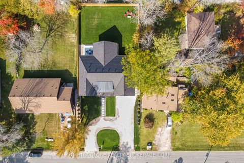 Photo 2 at 862 Kennedy Road, Alcona, Innisfil