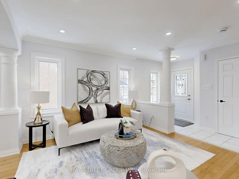 Photo 3 at 15 Futura Avenue, Rouge Woods, Richmond Hill