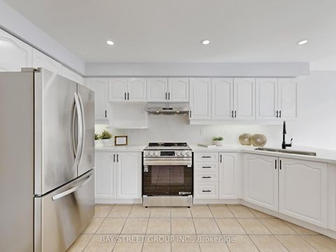 Photo 10 at 15 Futura Avenue, Rouge Woods, Richmond Hill