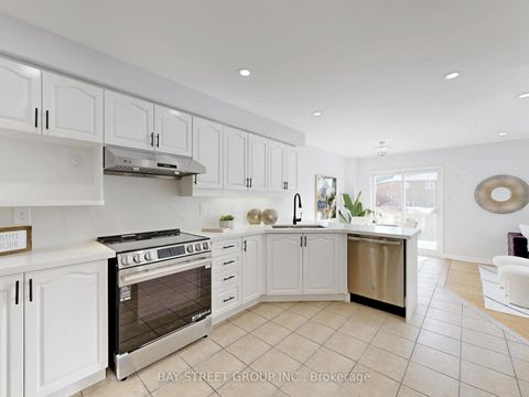 Photo 11 at 15 Futura Avenue, Rouge Woods, Richmond Hill