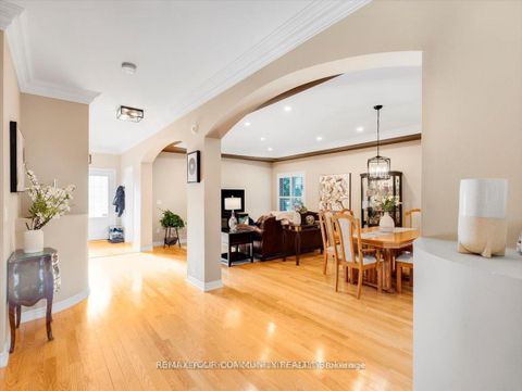 Photo 8 at 9 Heaney Court, Bayview Northeast, Aurora