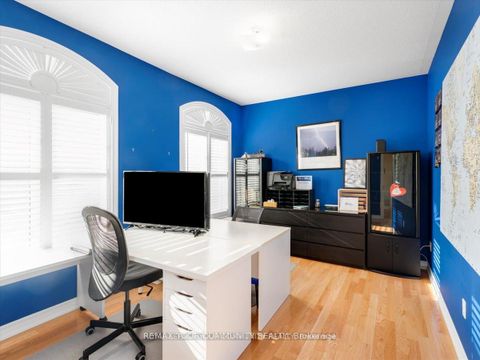 Photo 9 at 9 Heaney Court, Bayview Northeast, Aurora