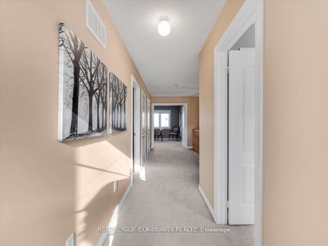 Photo 18 at 9 Heaney Court, Bayview Northeast, Aurora