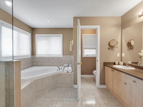 Photo 22 at 9 Heaney Court, Bayview Northeast, Aurora