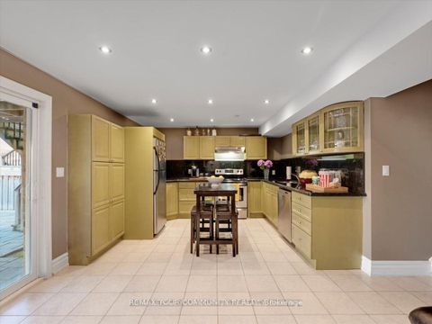 Photo 37 at 9 Heaney Court, Bayview Northeast, Aurora